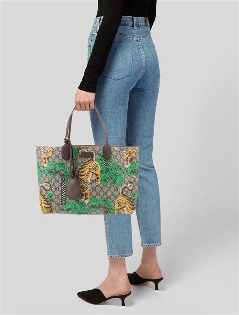 GUCCI GG Supreme Monogram Tian Medium Shopping Tote.